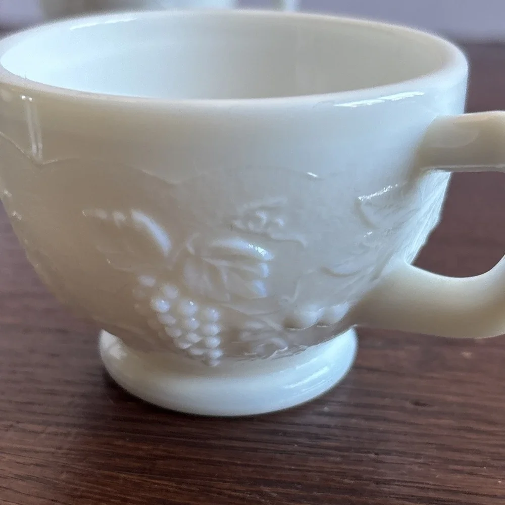 Set‎ Of 4 Vintage Westmoreland Fruits White Milk Glass Footed Punch Cups